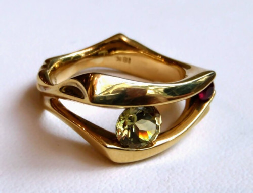 Mali Garnet Floating Stone Ring