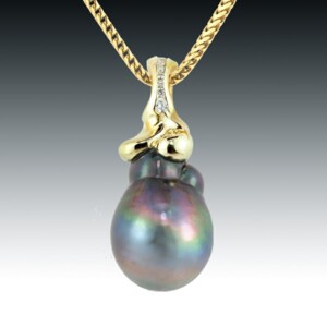 Gold And Diamond Pearl Ice Cream Pendant